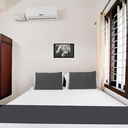 Hotel O Grand Residency Ambalapulai Exterior photo