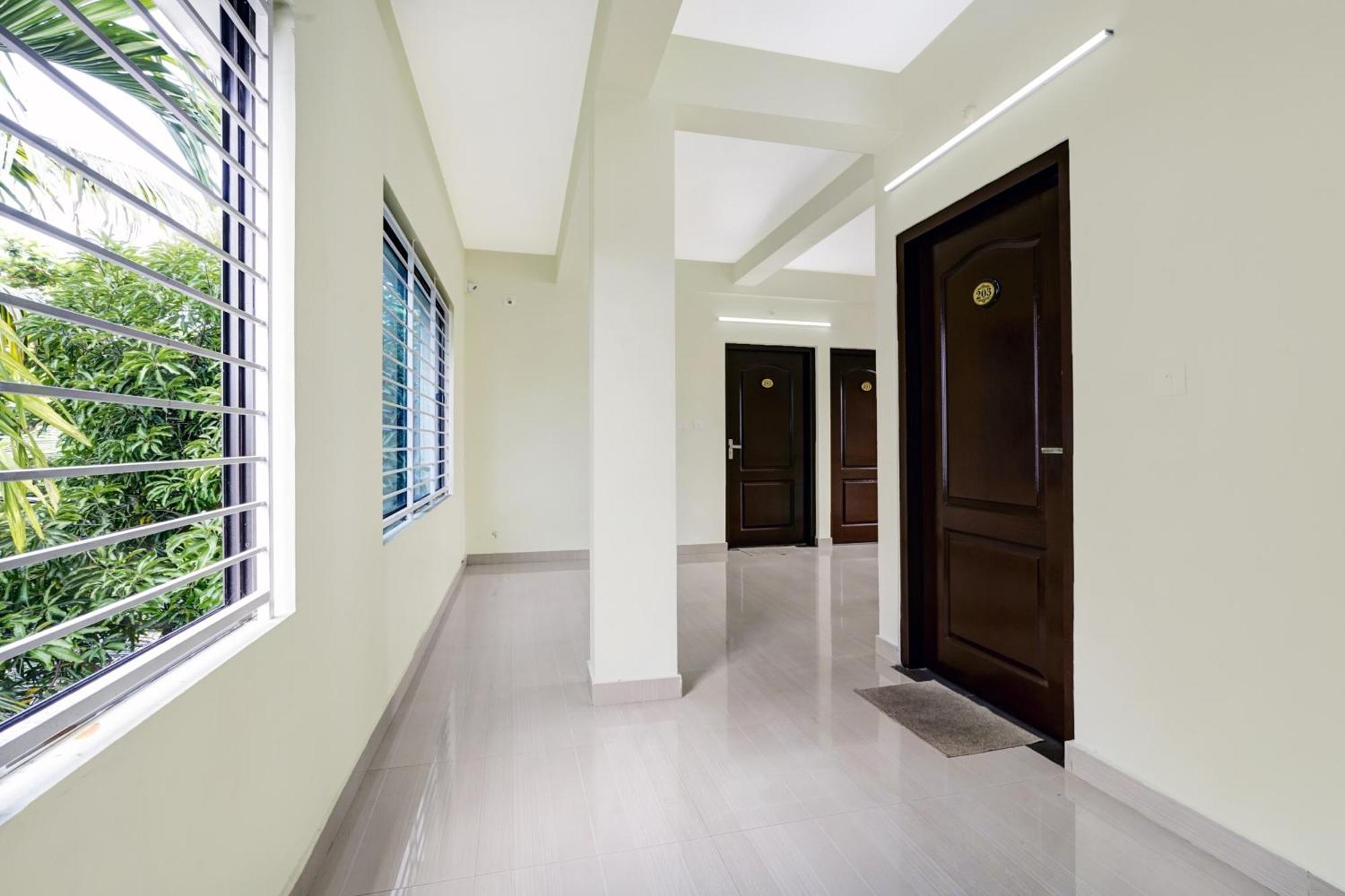 Hotel O Grand Residency Ambalapulai Exterior photo