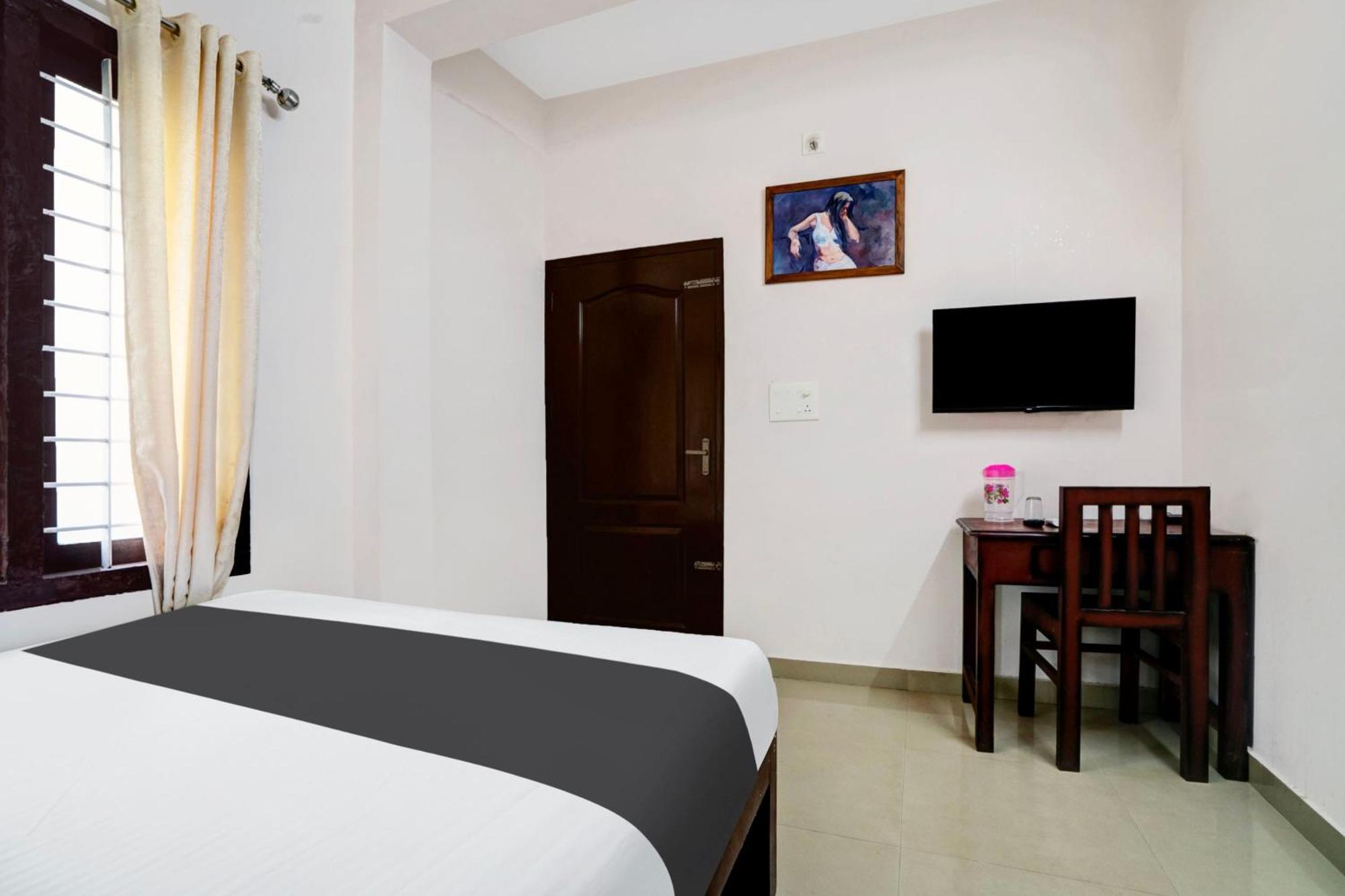 Hotel O Grand Residency Ambalapulai Exterior photo